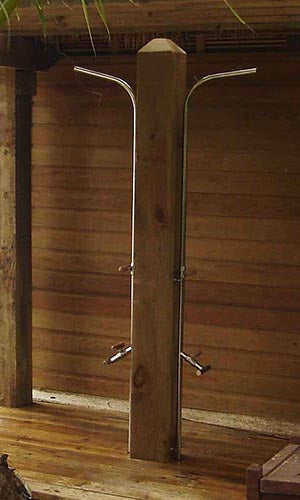 PILA Wall Mount / Single Supply With Integrated Foot Wash